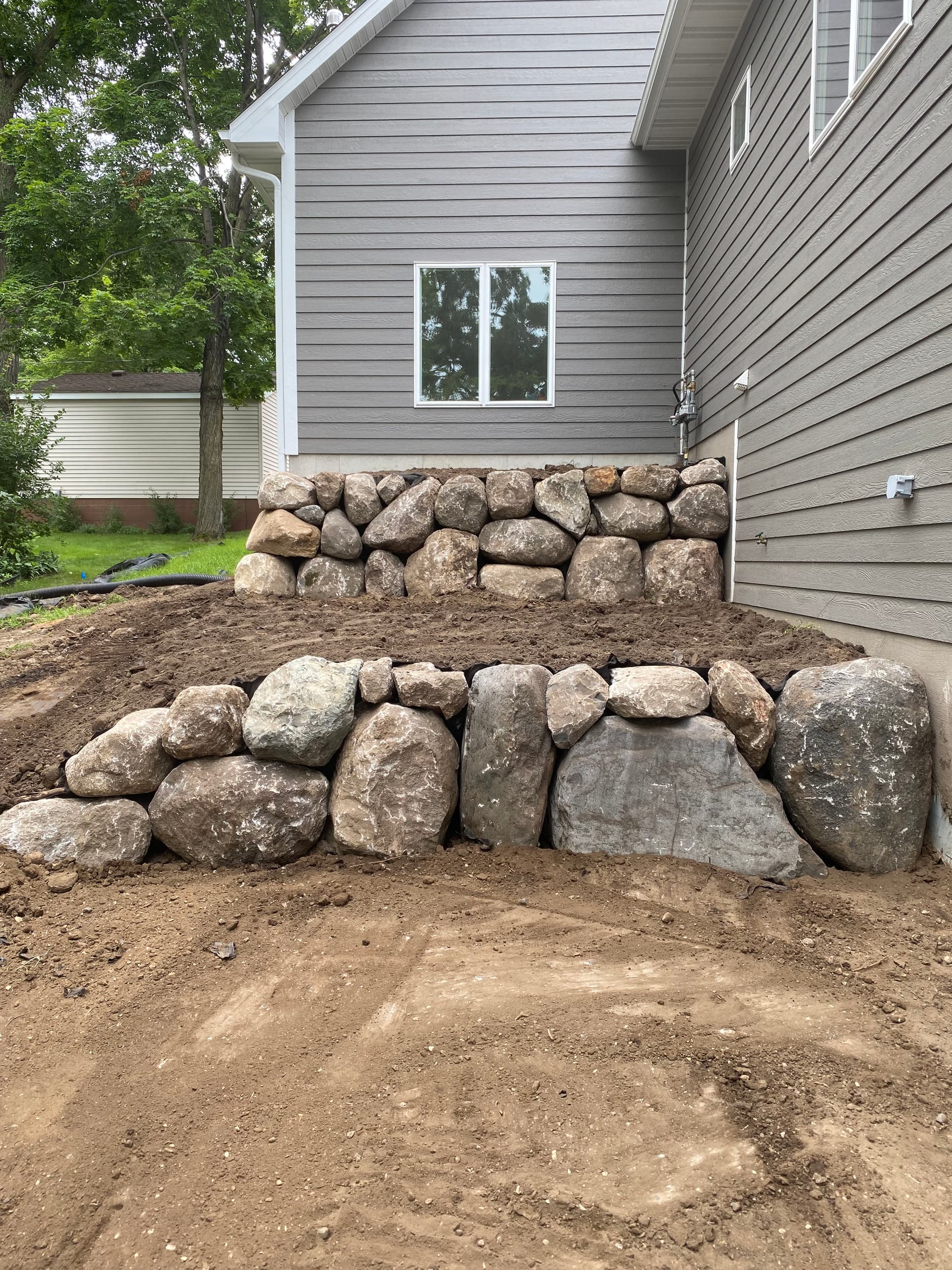 Gallery photos for Boulder Retaining Walls Built Right on New Construction: Image #2